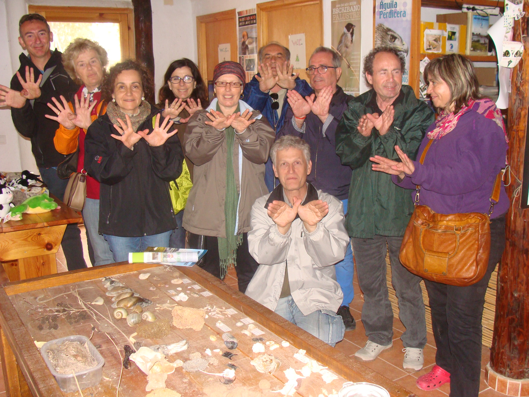 Visitantes en la barraca tradicional
