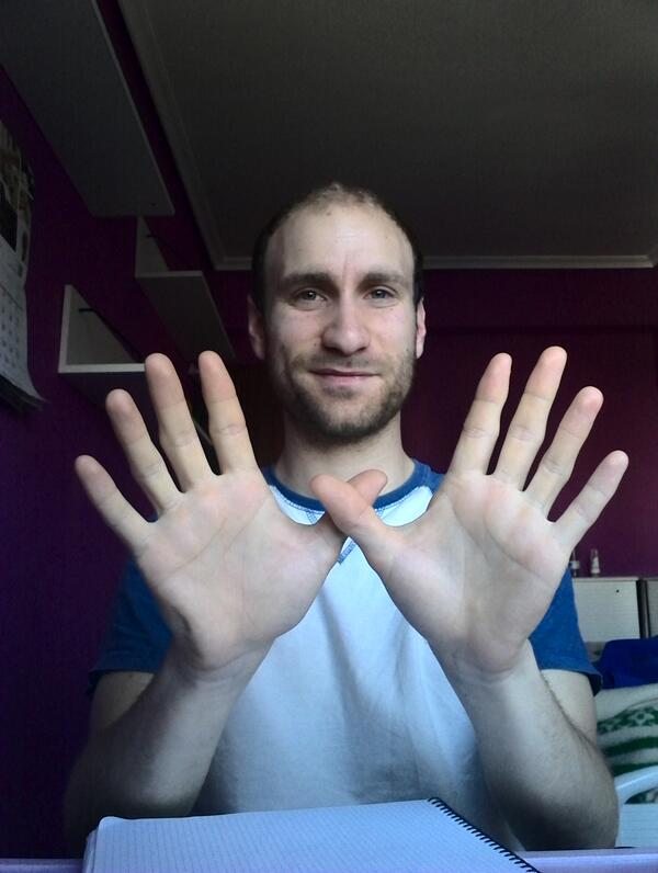 Twitter : @mikel_lera (Mikel Lera Ruiz)