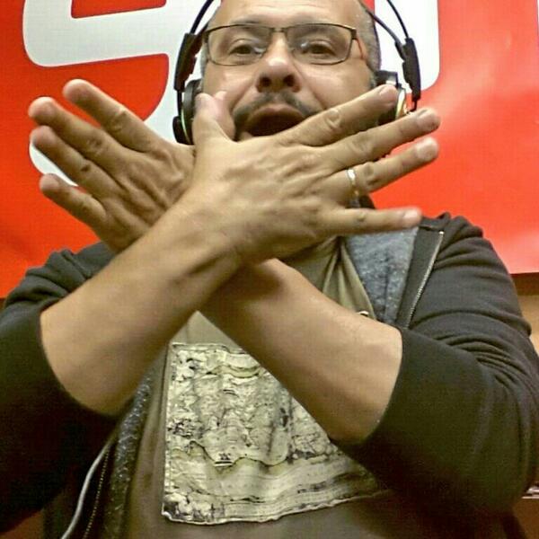 Twitter : @javierarmentia (Javier Armentia)