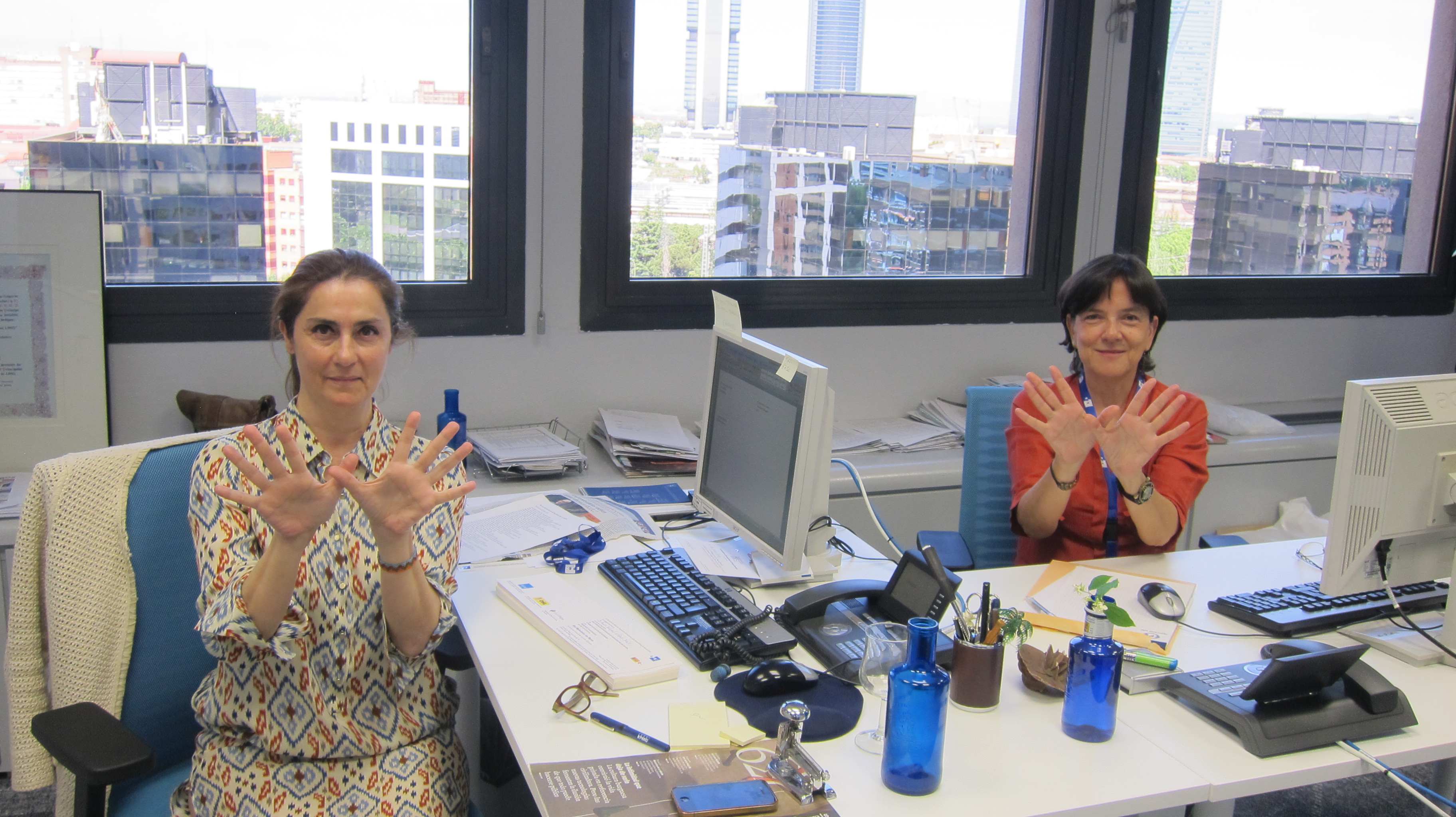 Las chicas de Relaciones Externas de la Agencia EFE, con la Red Natura 2000
