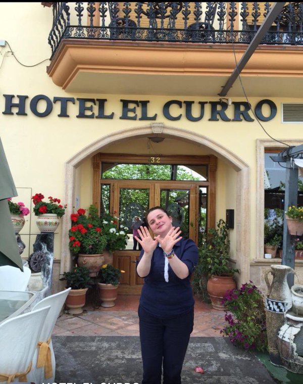 Twitter : @HOTELELCURRO (HOTEL EL CURRO)